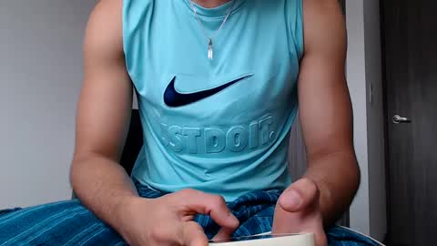 leostorm25 online show from February 20, 4:58 pm