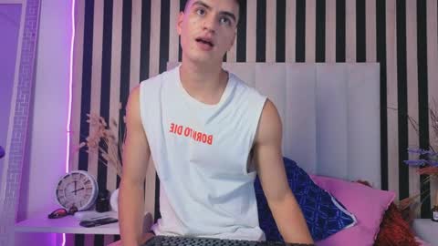 leotease online show from April 29, 7:19 pm