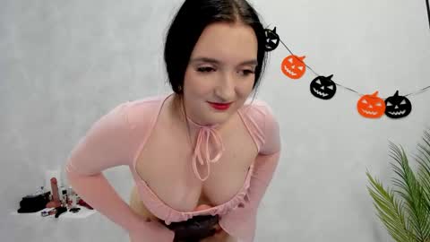 Snapshot of lesley_wins chatting on October 18, 8:29 am Lesley online show from October 18, 8:29 am