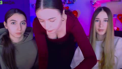 leslie_bird online show from February 26, 9:56 am