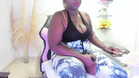 Snapshot of lesliee_brownn chatting on October 23, 10:17 am lesliee_brownn online show from October 23, 10:17 am