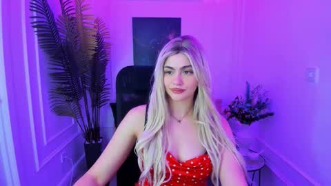 Snapshot of lesliemineg chatting on October 10, 10:47 pm lesliemineg online show from October 10, 10:47 pm