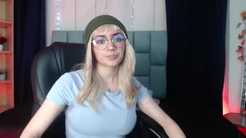 Less  online show from March 9, 11:25 am