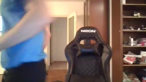 neoglo online show from March 19, 6:24 pm