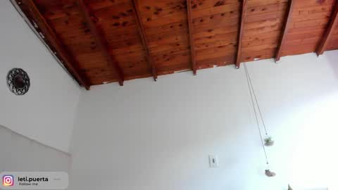 Leticia online show from February 2, 9:45 pm