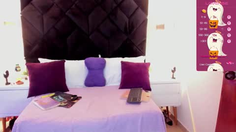 Snapshot of letiziia_sky chatting on October 8, 9:10 pm letiziia online show from October 8, 9:10 pm