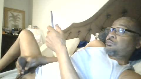 letmegetsum2 online show from August 9, 9:47 am