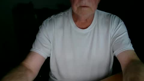 letscum2gether0 online show from March 9, 12:37 am