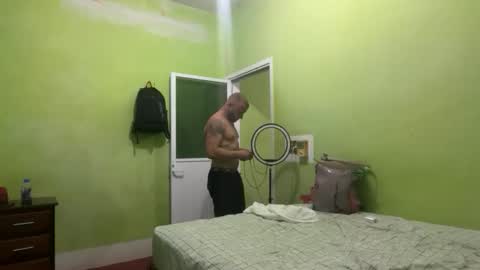 Snapshot of letz_go69 chatting on October 22, 7:11 am letz_go69 online show from October 22, 7:11 am