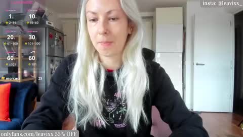 Snapshot of leusee chatting on October 23, 9:55 am LeaVixx online show from October 23, 9:55 am