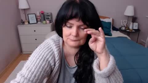 Mary online show from January 16, 1:42 pm