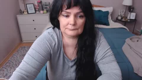 Mary online show from December 17, 1:51 pm