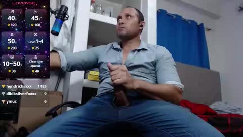 Snapshot of lewislamxxx chatting on December 27, 10:05 pm Lewis online show from December 27, 10:05 pm