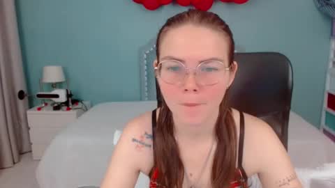 Snapshot of lexalove_doll chatting on October 8, 5:02 am Lexas Room online show from October 8, 5:02 am