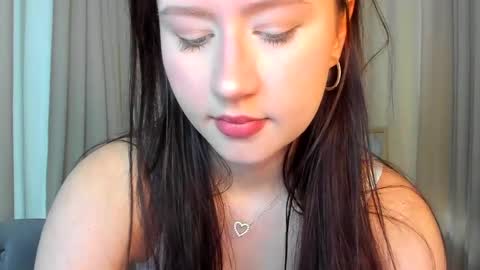 Vicki online show from March 27, 2:29 pm