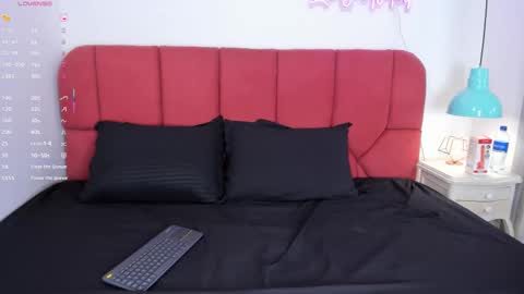 lexiee__ online show from October 21, 12:21 pm