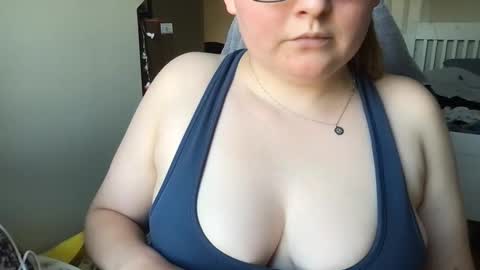 Snapshot of lexielilacs chatting on September 12, 9:17 pm lexie online show from September 12, 9:17 pm