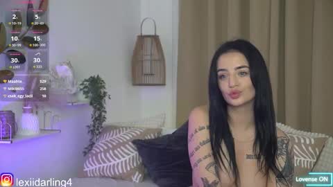 LexiiDarling online show from December 5, 6:06 pm