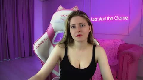 Lexi online show from May 8, 6:41 am