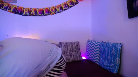 Snapshot of lextter_azak chatting on October 19, 2:00 pm Lextter online show from October 19, 2:00 pm