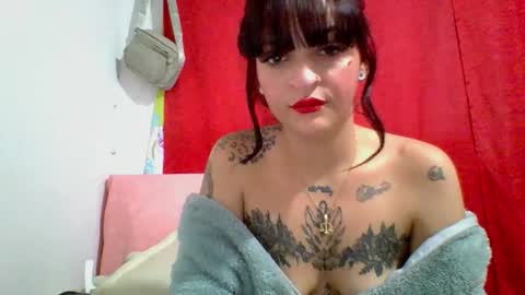 Snapshot of lexxie_weed chatting on October 2, 1:15 am Lexxie online show from October 2, 1:15 am