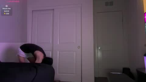 Dromaeosaurex online show from October 15, 8:59 am