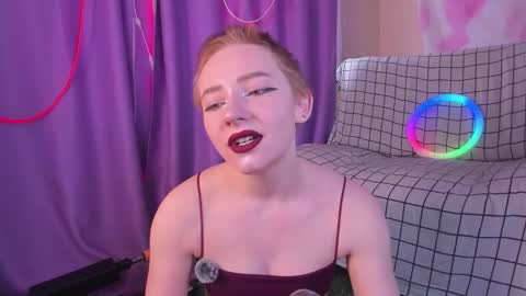 Snapshot of lexy_l0vy chatting on September 24, 7:37 am LexxxY online show from September 24, 7:37 am