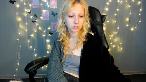 Snapshot of lexy_woorhez chatting on February 5, 10:41 am Lexy online show from February 5, 10:41 am
