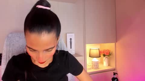 L I A  online show from December 2, 4:11 am