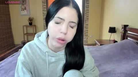 lexyswett online show from October 17, 7:12 am