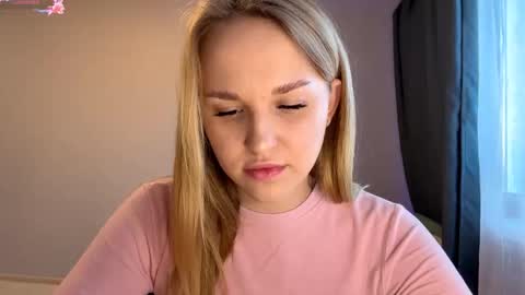 Mia online show from November 22, 12:14 pm