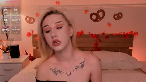 Snapshot of lezy_liza chatting on September 19, 3:54 am Lisa online show from September 19, 3:54 am