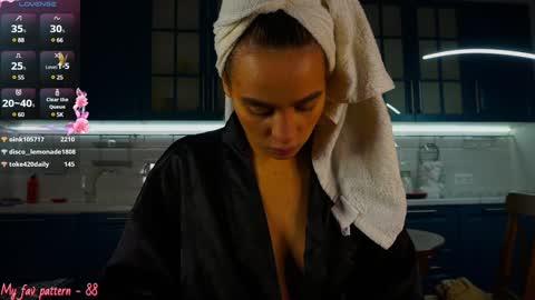 Hey Im Alexa  tg online show from December 27, 10:05 pm