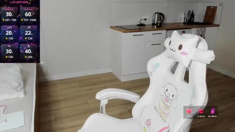 lia_2002_ online show from April 15, 4:43 pm