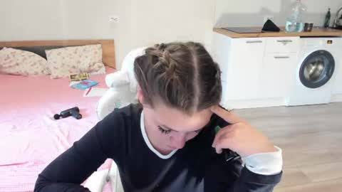 lia_2002_ online show from June 20, 5:19 pm
