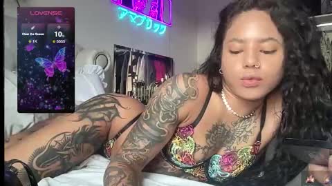 val and tina online show from December 19, 9:05 am