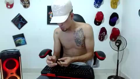Andres online show from April 3, 10:28 pm