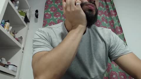 Snapshot of liam_borges chatting on March 10, 12:18 am liam_borges online show from March 10, 12:18 am