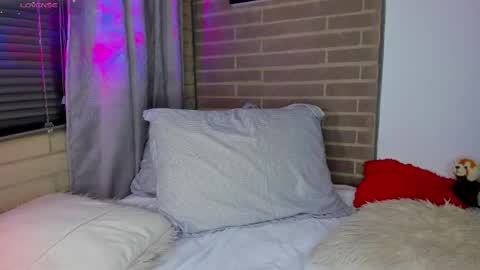 liam online show from April 13, 3:00 am