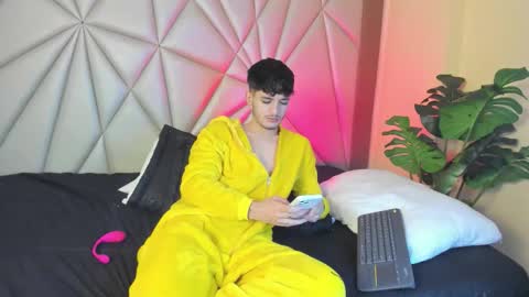 liammuller online show from September 13, 12:29 pm