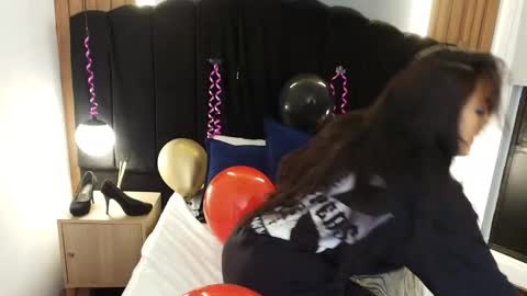 L I A M O N R O E online show from March 25, 12:23 pm