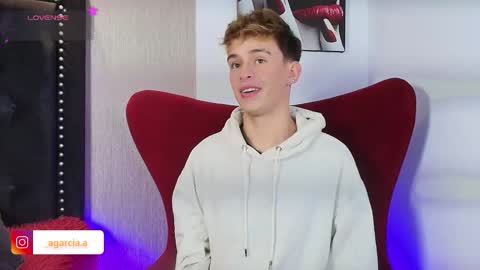 liam online show from December 22, 7:26 am