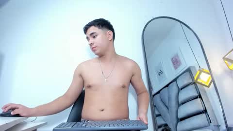 lianfox_ online show from January 18, 1:31 pm