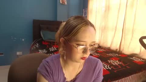 Lia Roberts online show from November 10, 12:19 pm