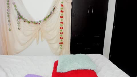 Snapshot of liawatson chatting on February 14, 2:54 pm Lia online show from February 14, 2:54 pm