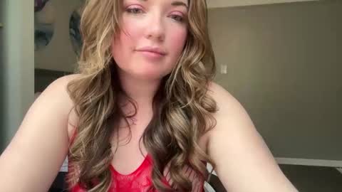 libbylaguna online show from May 12, 6:06 pm