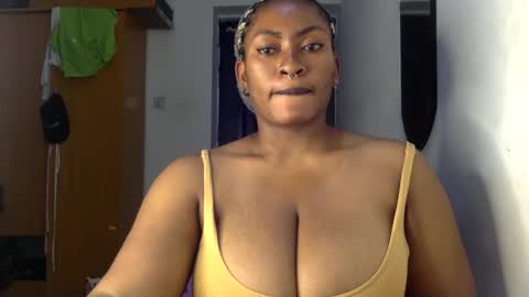 Snapshot of lick_my_pussyyy226651 chatting on February 14, 4:15 am caira online show from February 14, 4:15 am