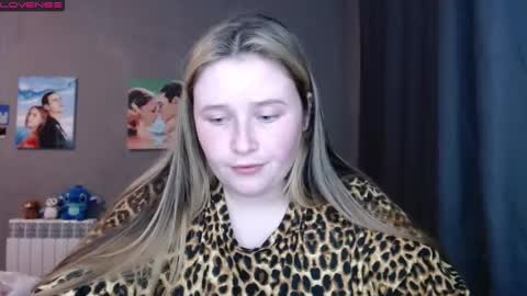 Snapshot of light_lunaa chatting on September 16, 3:15 pm light_lunaa online show from September 16, 3:15 pm