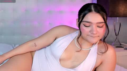 liiabloomm online show from March 6, 4:22 am