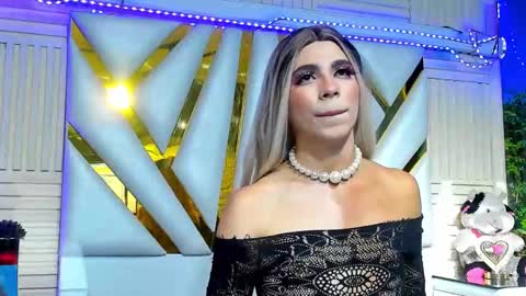 liiacollins online show from October 28, 9:38 pm